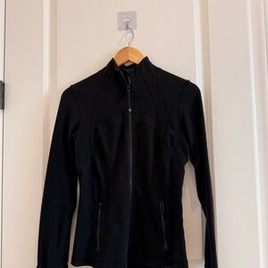 Women's Black Jacket Lululemon!!! Good condition!